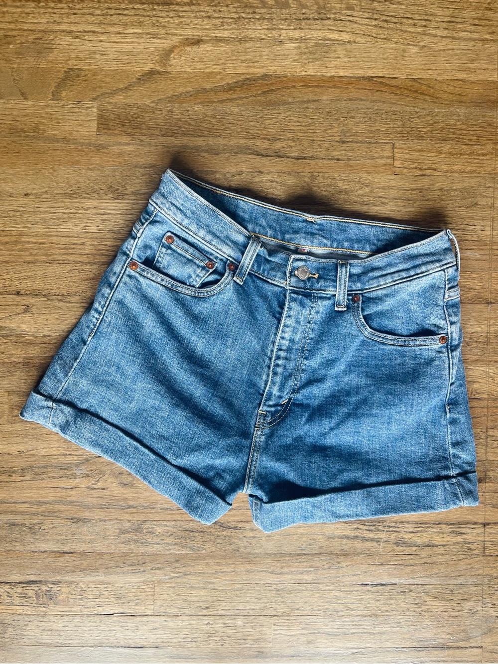 Levi's Light Blue Rolled-Hem Denim Shorts - Picture 2 of 3